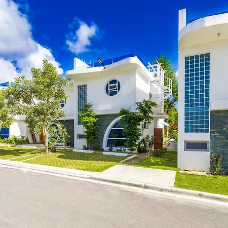 New Stylish 3Br Villa With Private Pool & Terrace